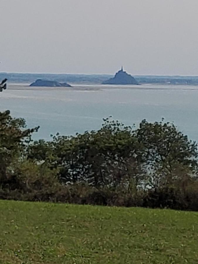 Chez Jollyjune, A Moins D'Une Heure Du Mont Saint Michel Champeaux Eksteriør bilde