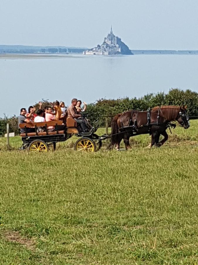 Chez Jollyjune, A Moins D'Une Heure Du Mont Saint Michel Champeaux Eksteriør bilde